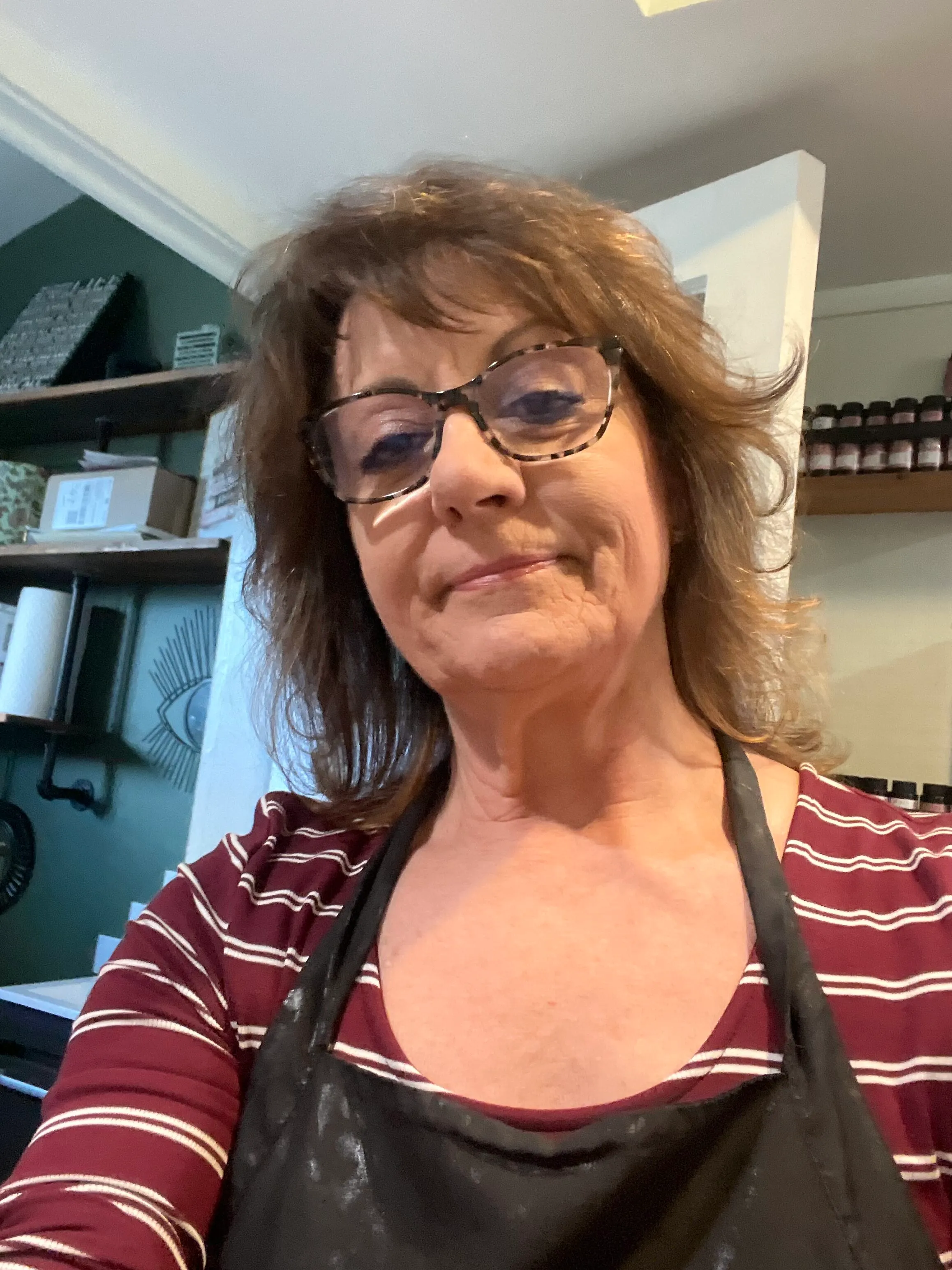 Lori, Stylist